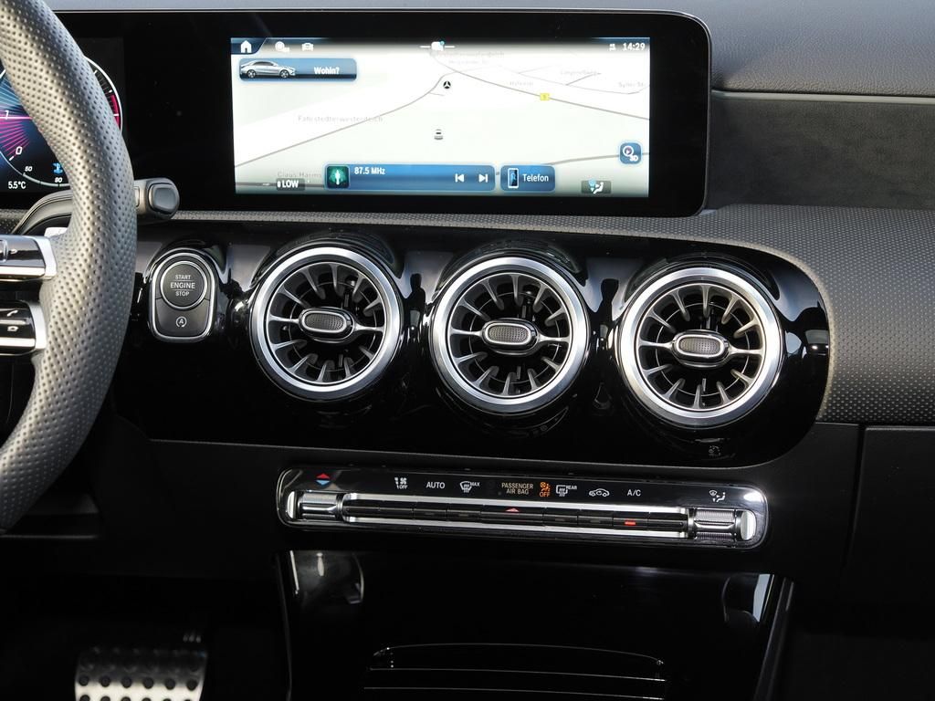 Mercedes-Benz A 220 2025