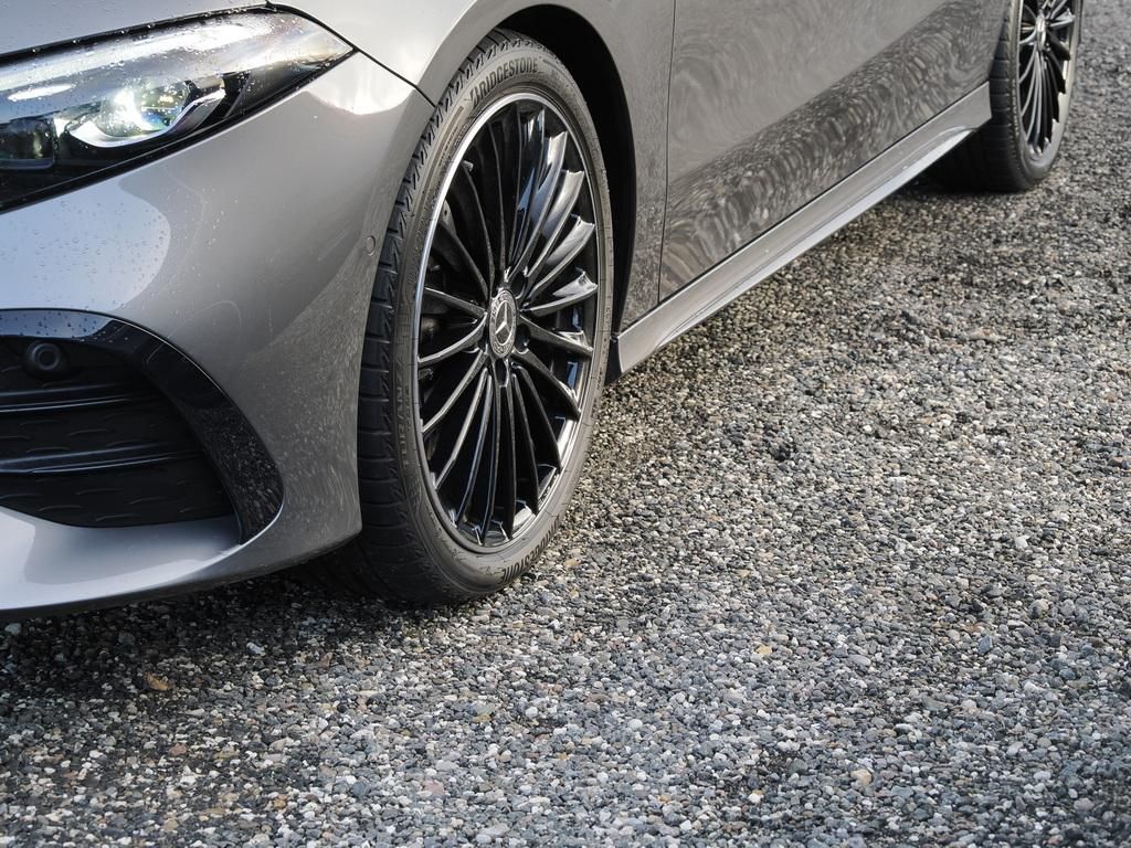 Mercedes-Benz A 220 2025