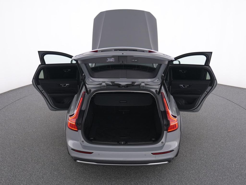 Volvo V60 Cross Country 2023