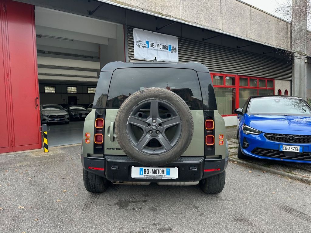 Land Rover Defender 2023