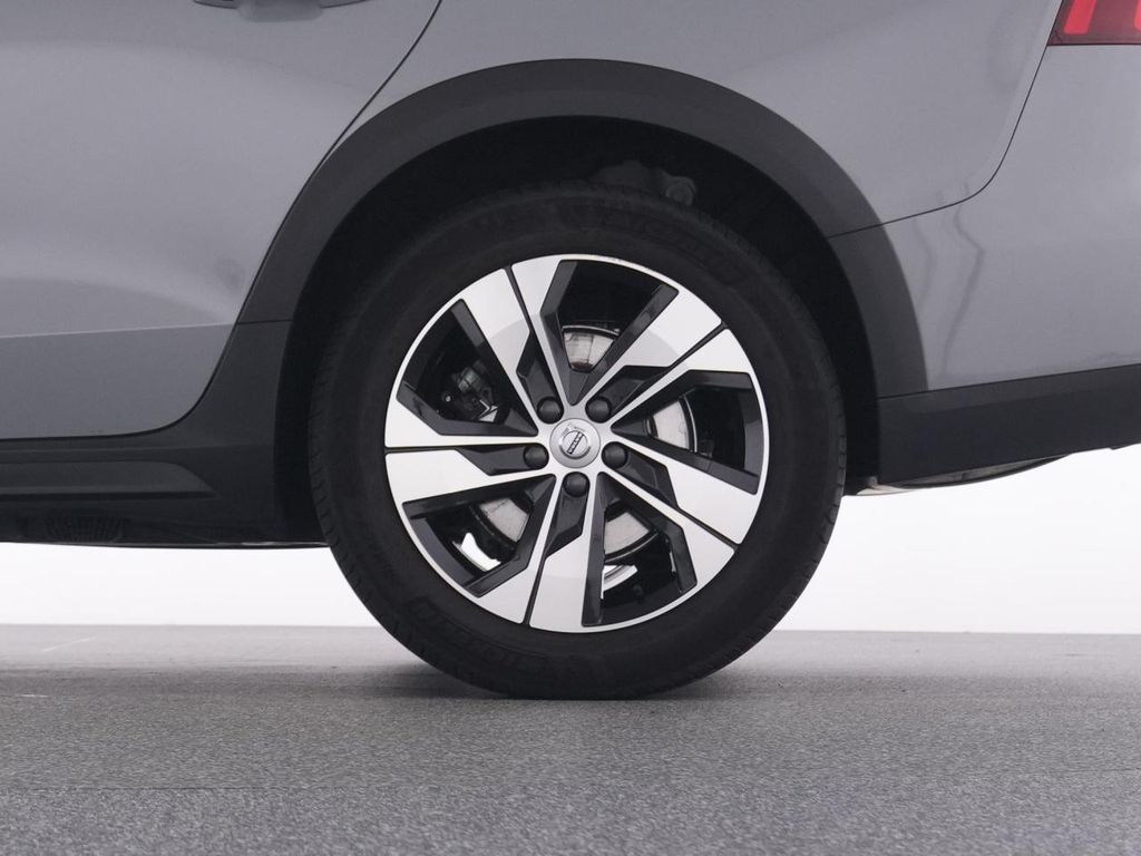 Volvo V60 Cross Country 2023