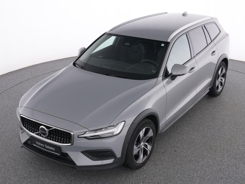 Volvo V60 Cross Country 2023