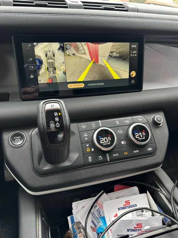 Land Rover Defender 2023