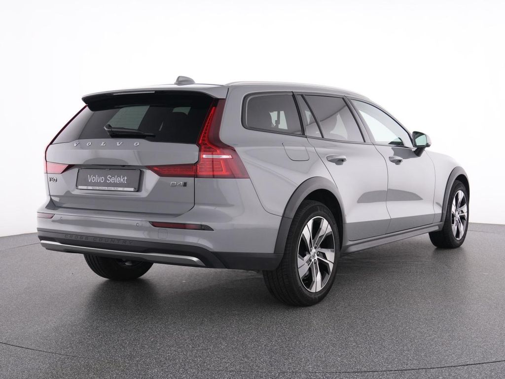 Volvo V60 Cross Country 2023