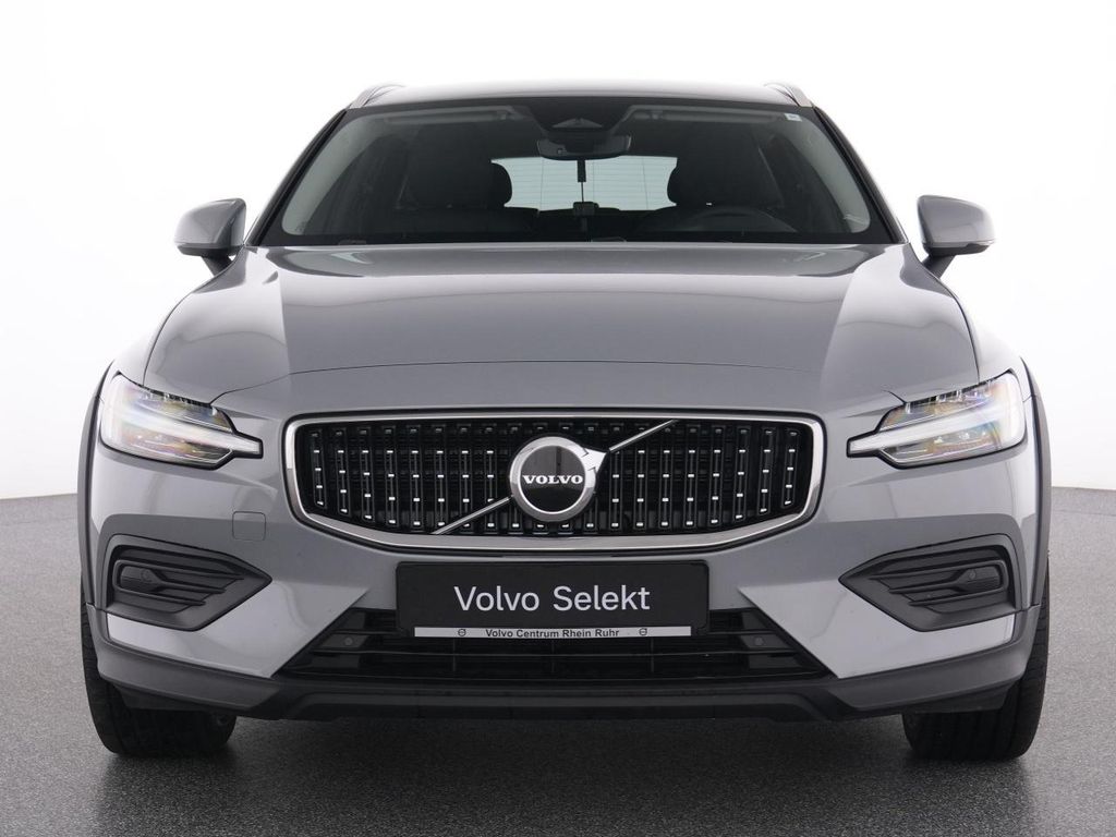 Volvo V60 Cross Country 2023