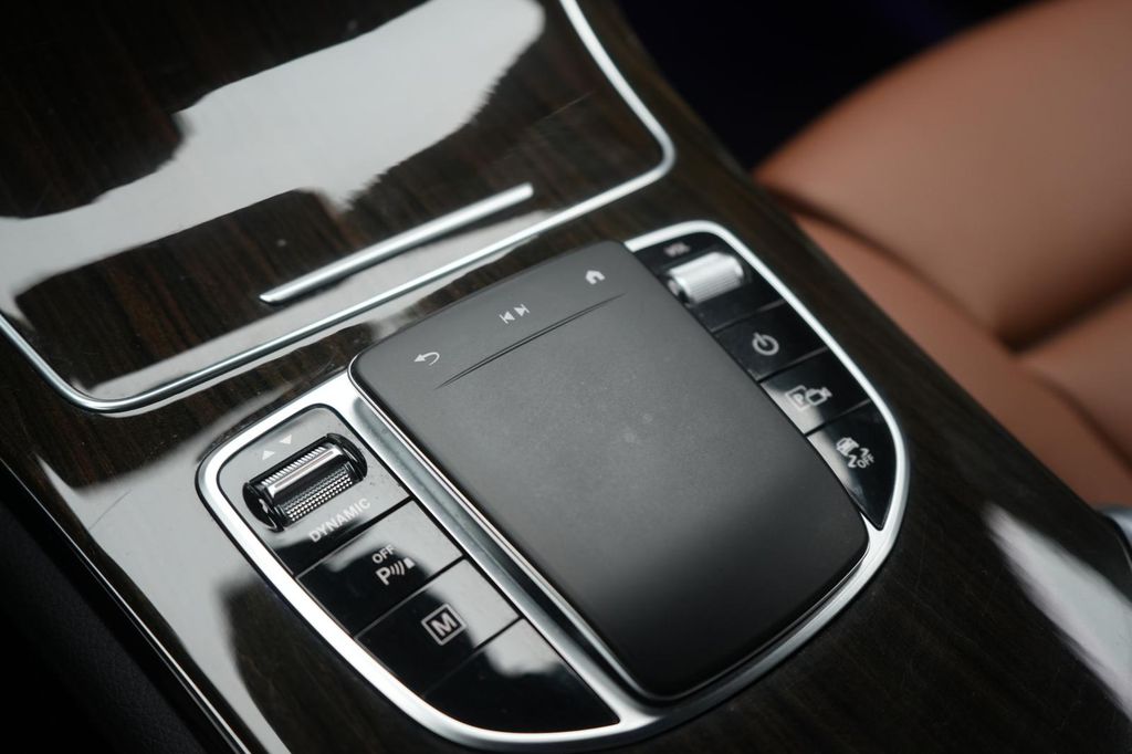 Mercedes-Benz GLC 300 2021