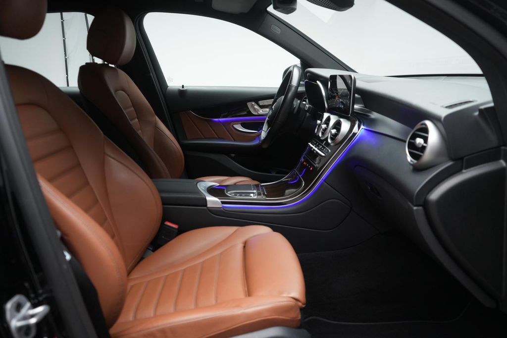 Mercedes-Benz GLC 300 2021