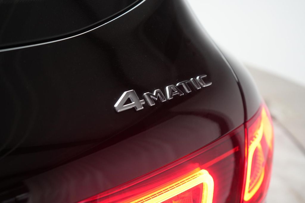 Mercedes-Benz GLC 300 2021