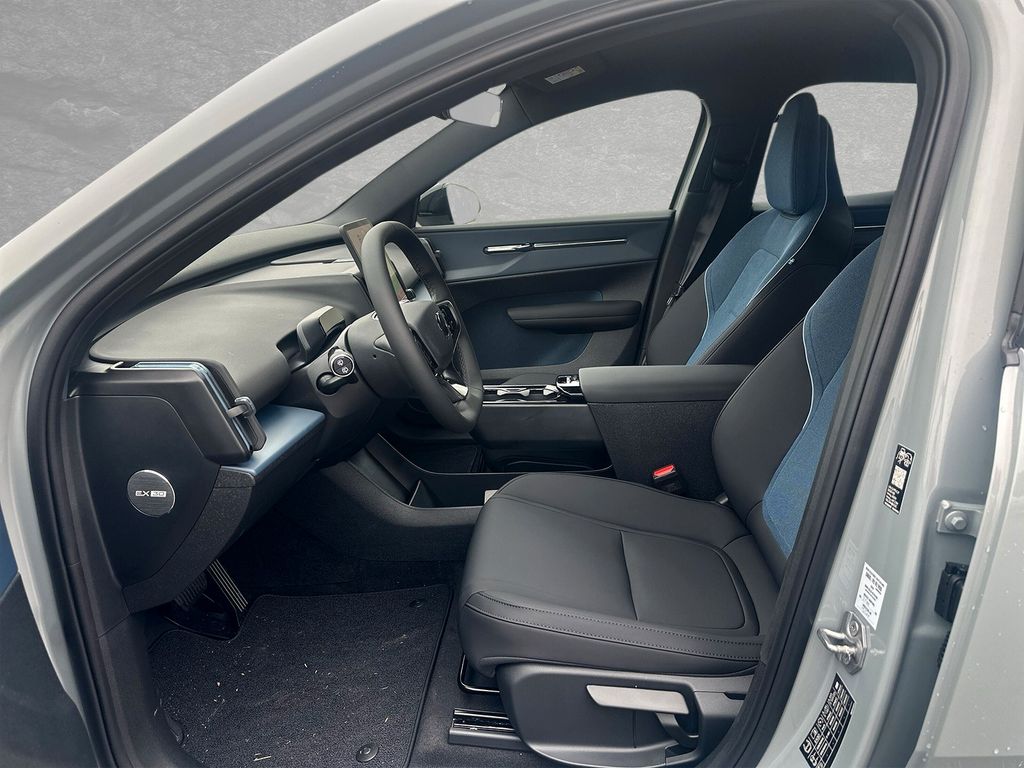Volvo EX30 2025