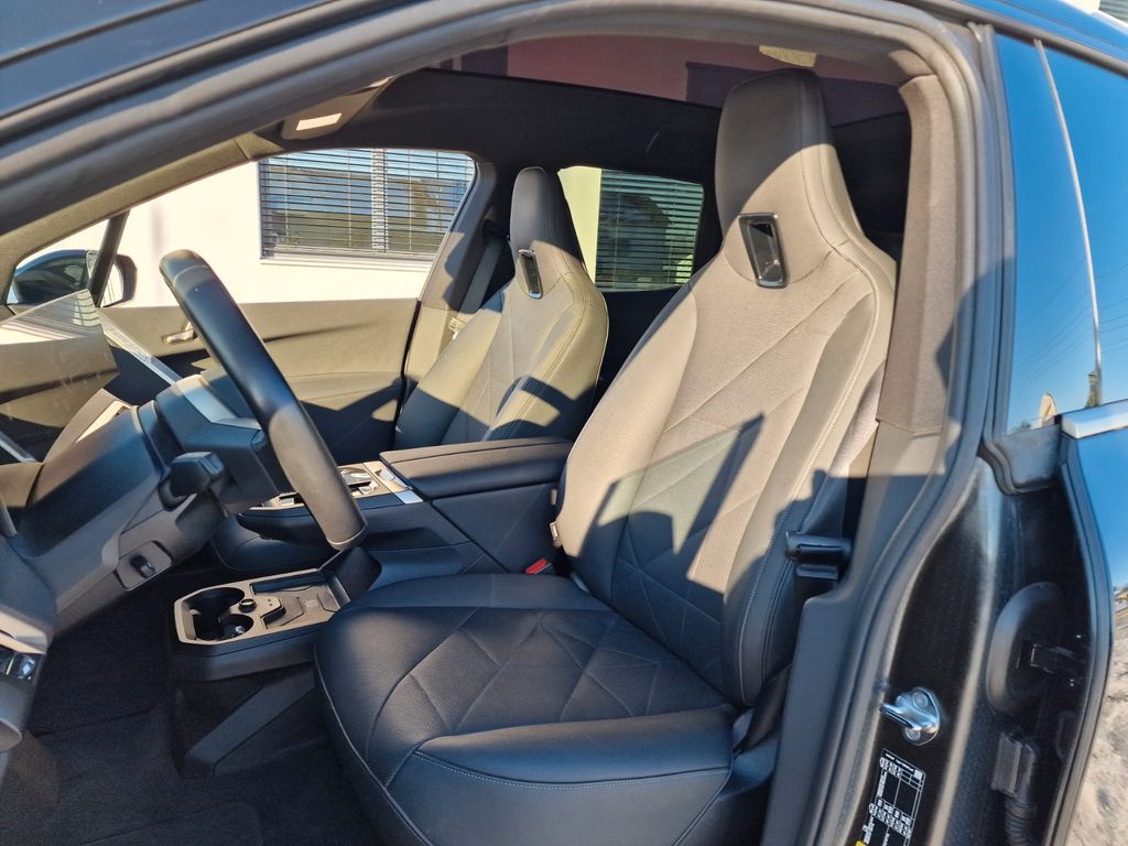 BMW iX 2023
