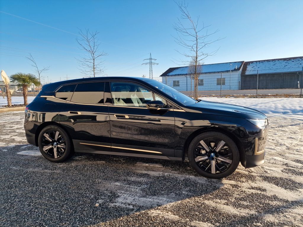 BMW iX 2023
