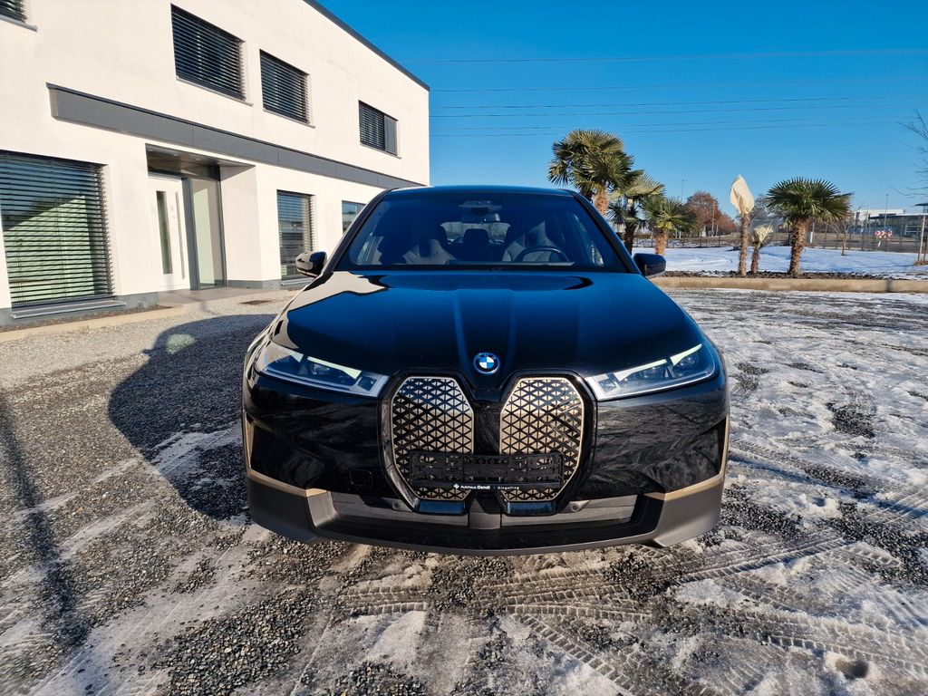 BMW iX 2023