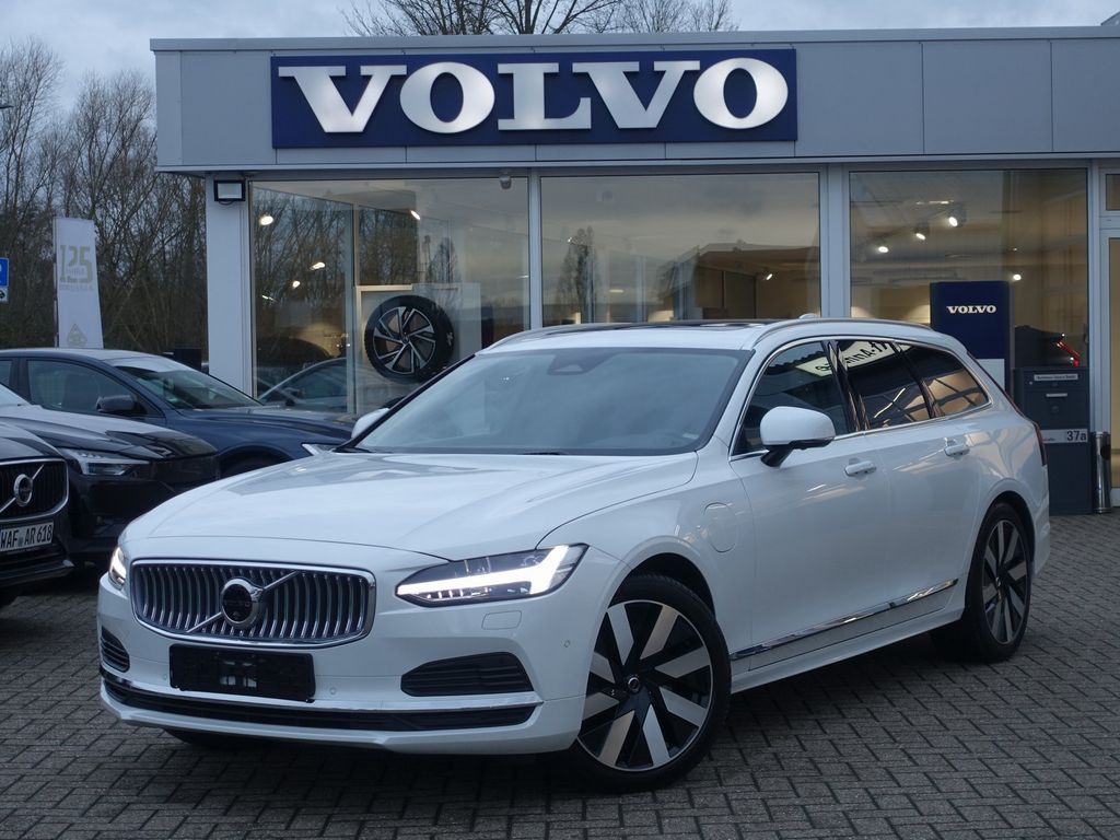 Volvo V90 2025