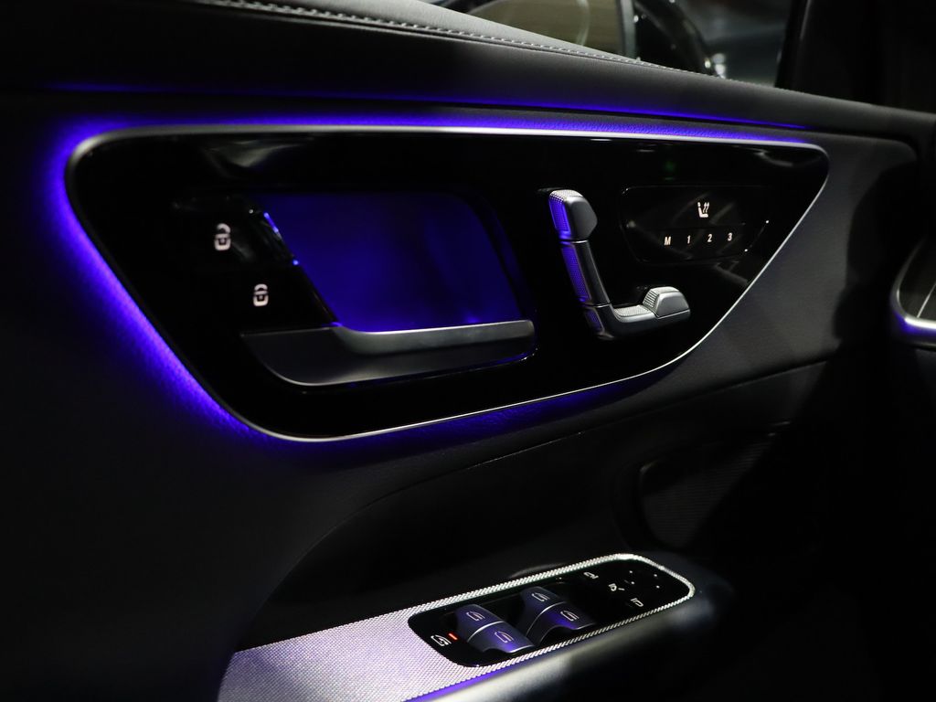 Mercedes-Benz GLC 300 2023