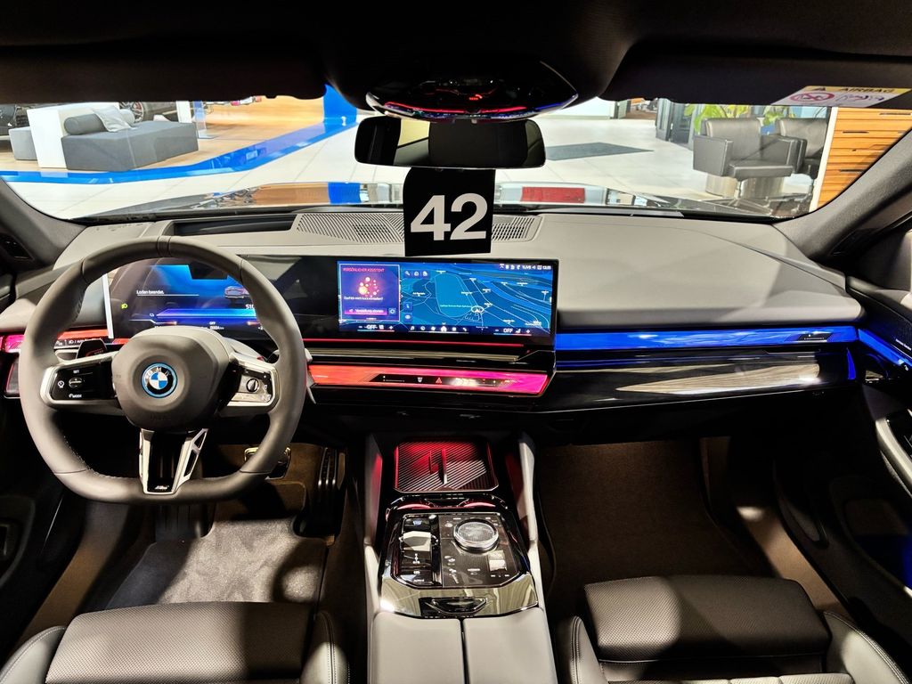 BMW i5