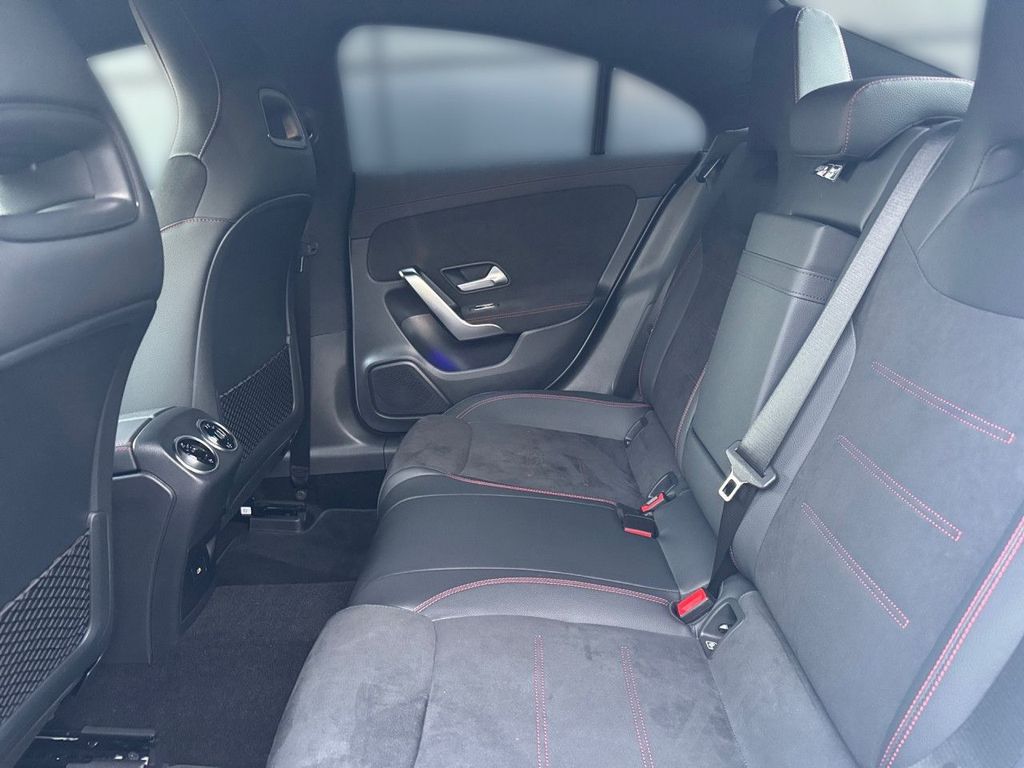 Mercedes-Benz CLA 200 2024