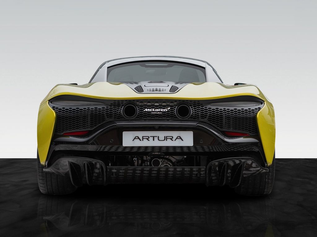 McLaren Artura 2024