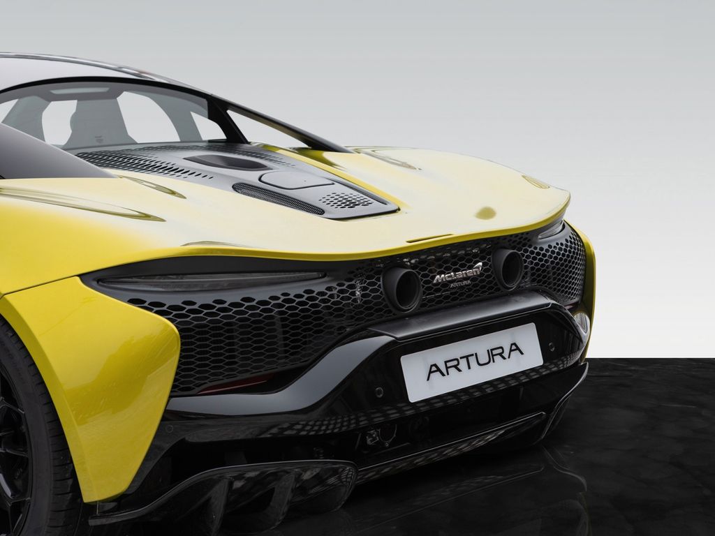 McLaren Artura 2024