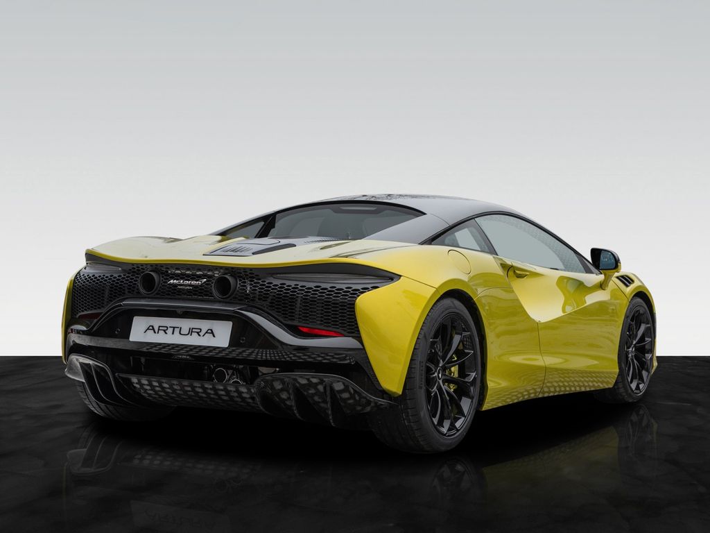 McLaren Artura 2024