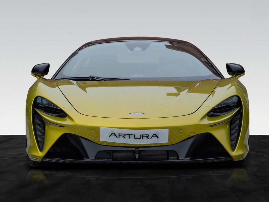 McLaren Artura 2024