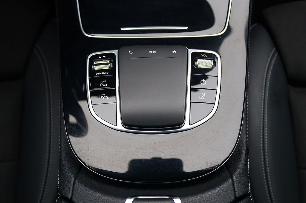 Mercedes-Benz E 300 2022