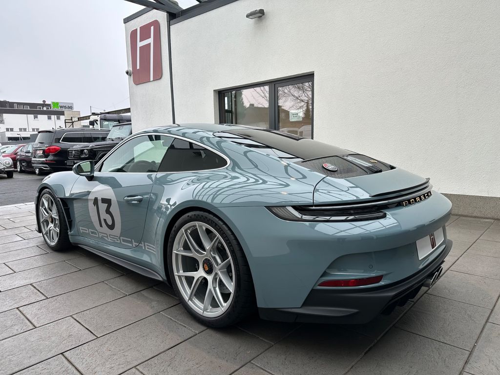 Porsche 992 2025