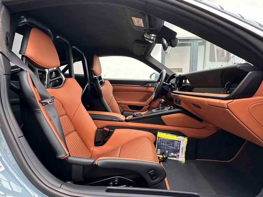 Porsche 992 2025