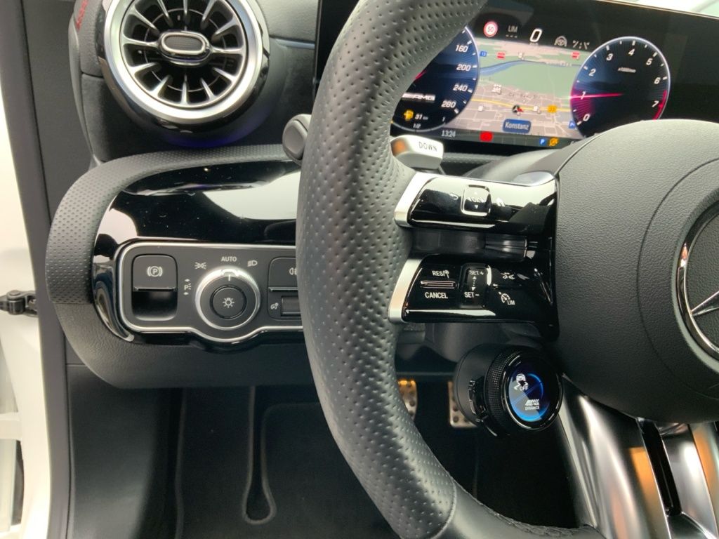 Mercedes-Benz CLA 35 AMG 2024