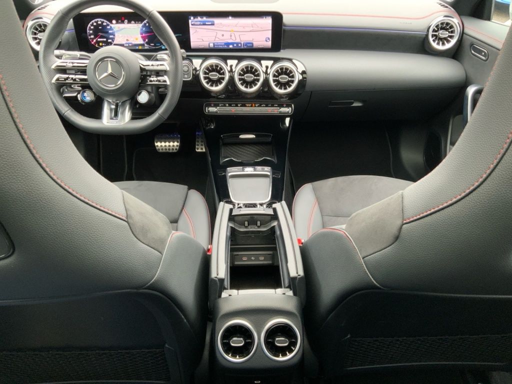 Mercedes-Benz CLA 35 AMG 2024