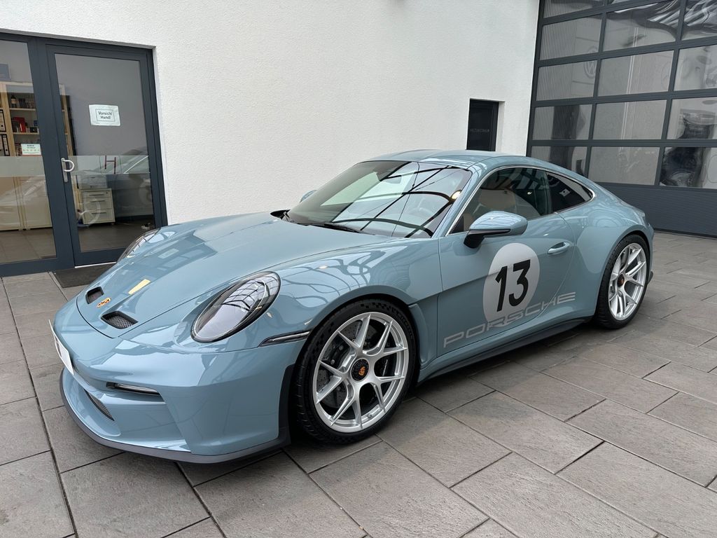 Porsche 992 2025