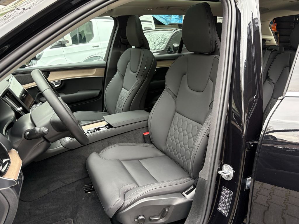 Volvo XC90 2025