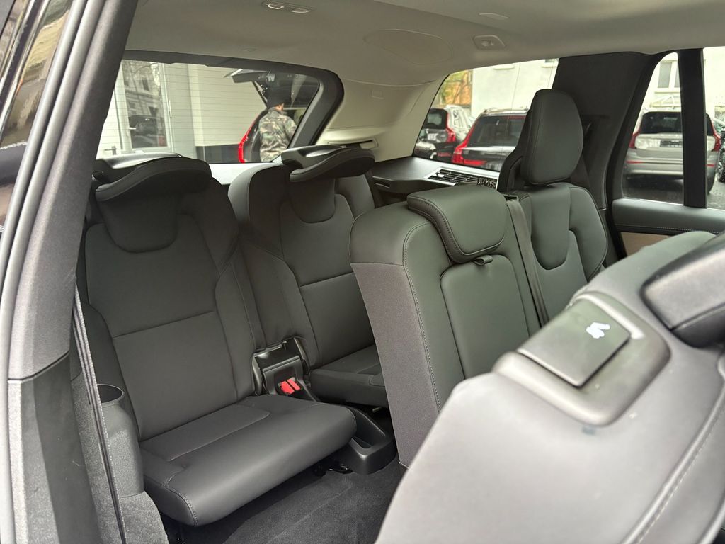 Volvo XC90 2025