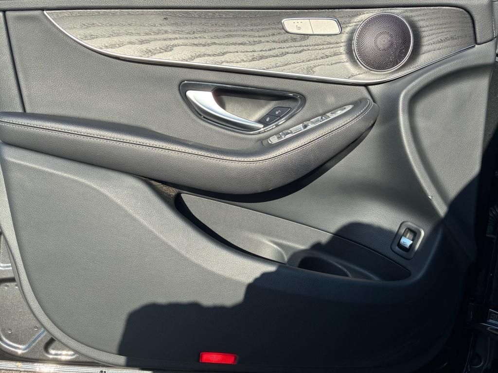 Mercedes-Benz GLC 300 2021