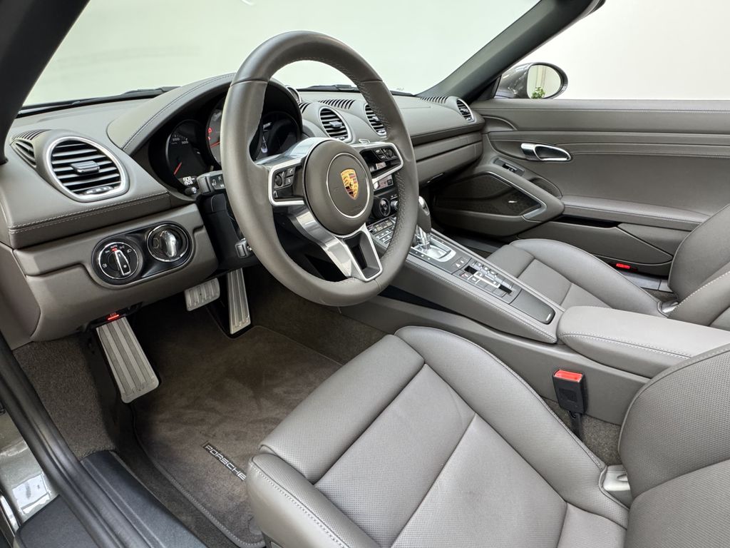 Porsche Boxster 2025