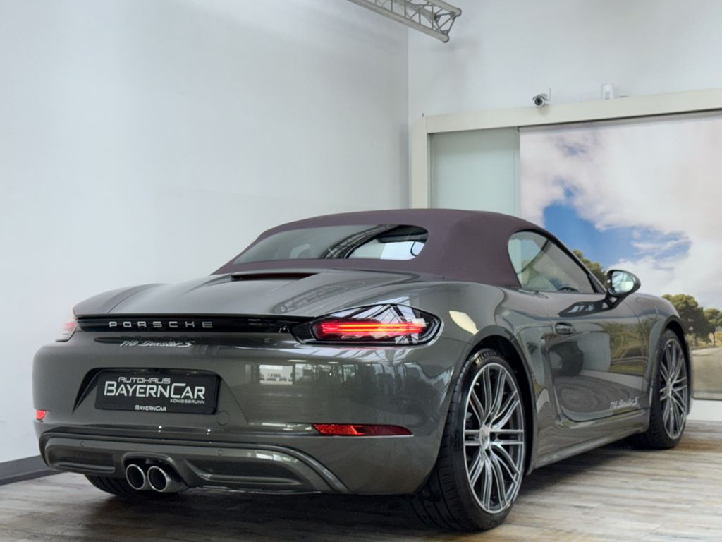 Porsche Boxster 2025