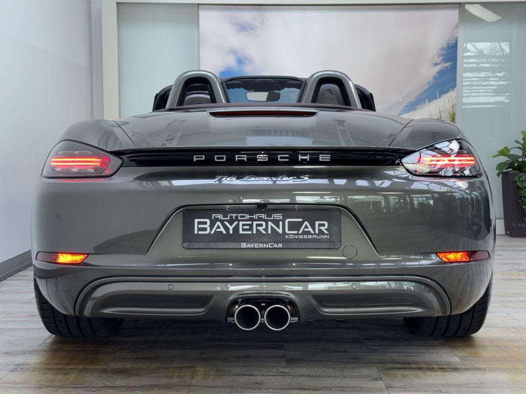 Porsche Boxster 2025