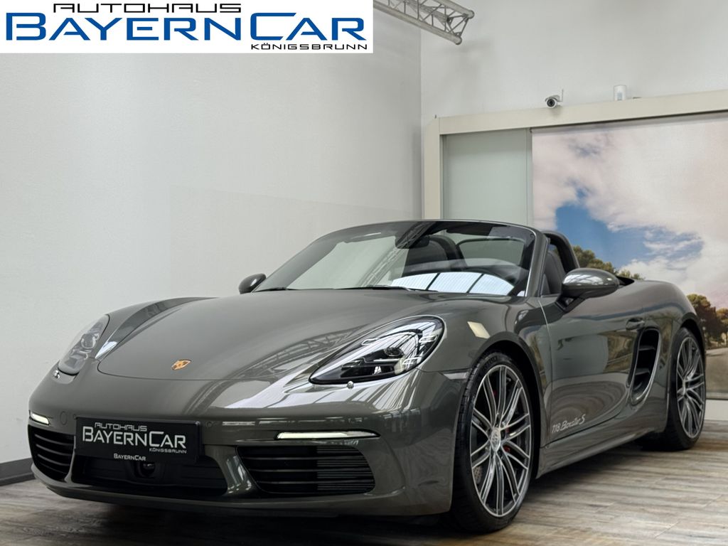 Porsche Boxster 2025