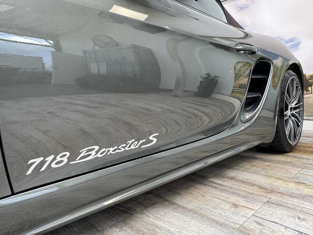 Porsche Boxster 2025