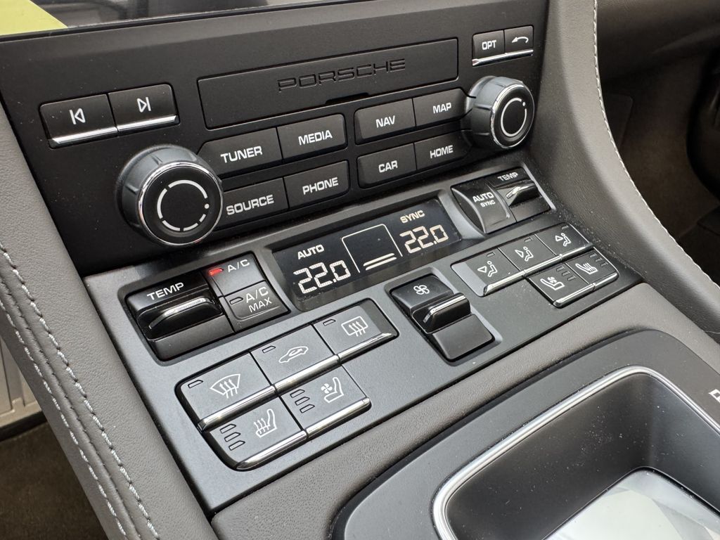 Porsche Boxster 2025