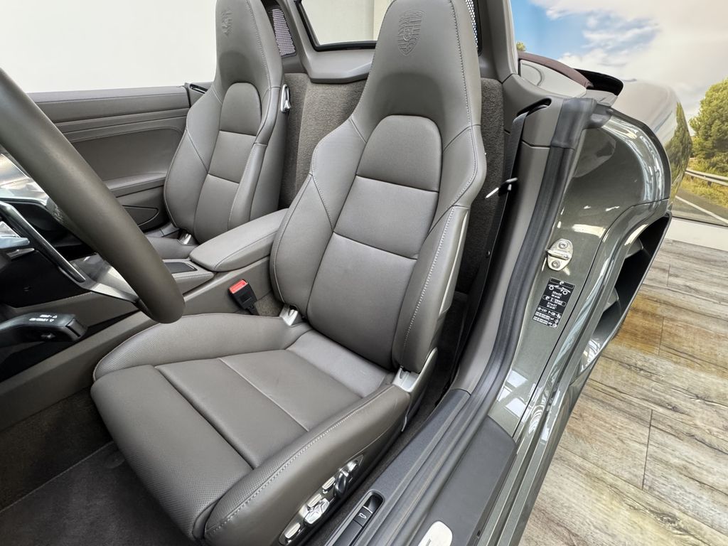 Porsche Boxster 2025