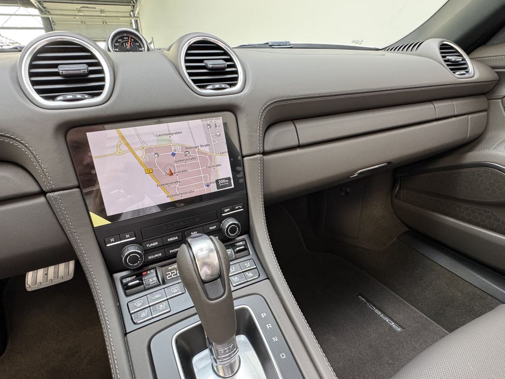 Porsche Boxster 2025