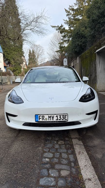 Tesla Model 3 2022