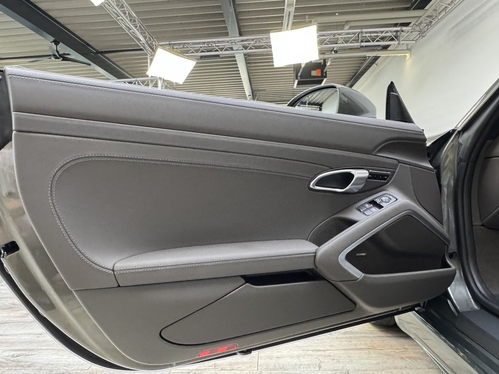 Porsche Boxster 2025