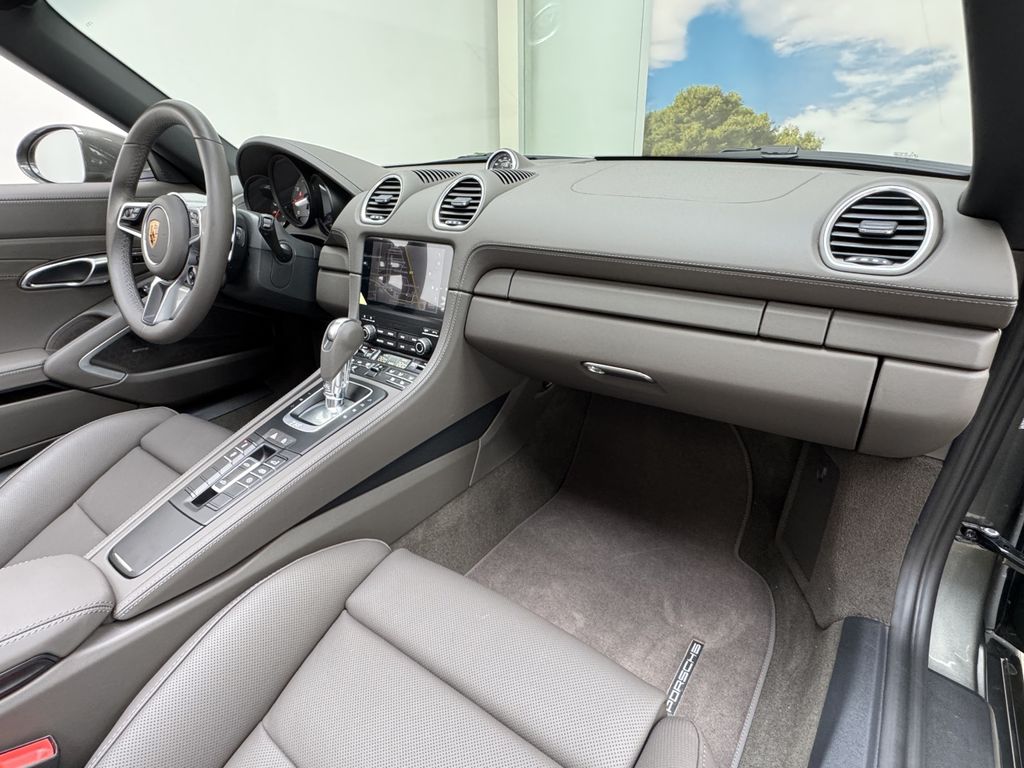 Porsche Boxster 2025