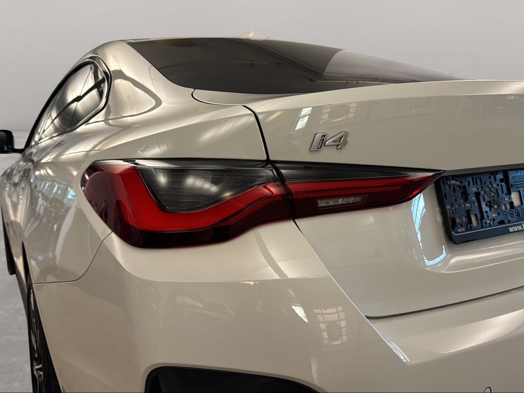 BMW i4 2023