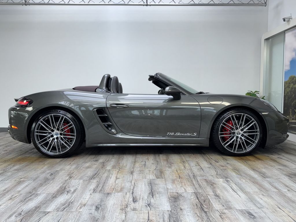 Porsche Boxster 2025