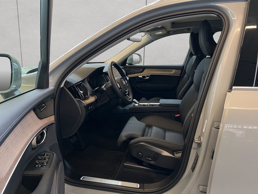 Volvo XC90 2025
