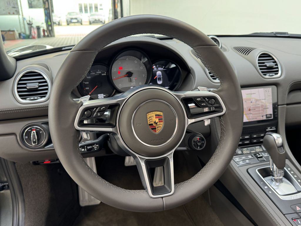 Porsche Boxster 2025