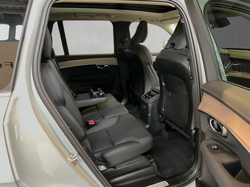 Volvo XC90 2025