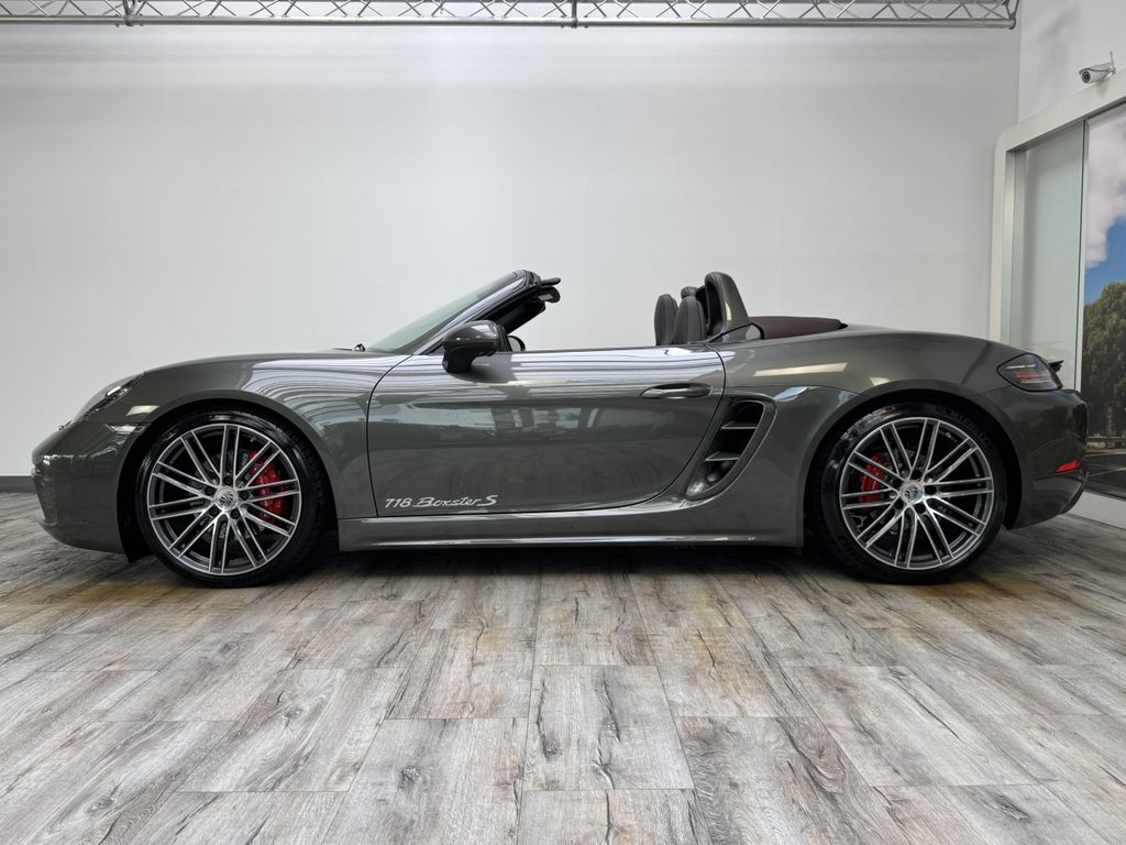 Porsche Boxster 2025